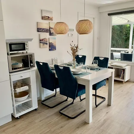 Coastal Hideaway With Garden * Sint Maartensvlotbrug