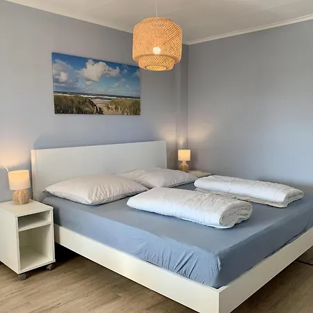別荘 Coastal Hideaway With Garden Sint Maartensvlotbrug