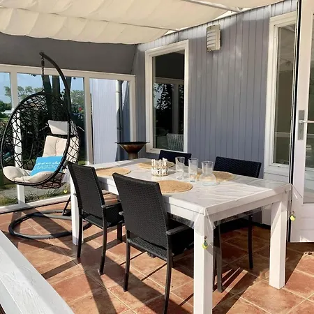 Holiday home Coastal Hideaway With Garden *