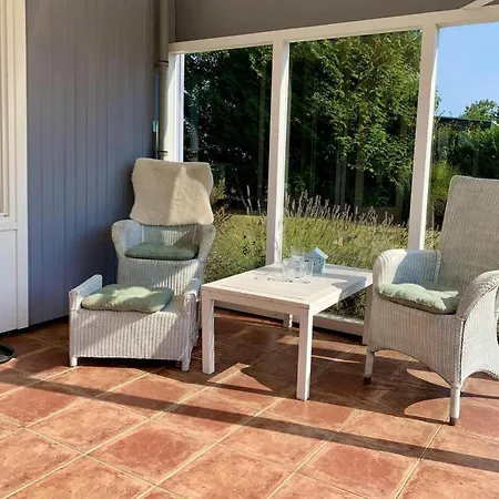 Coastal Hideaway With Garden Vakantiehuis Sint Maartensvlotbrug