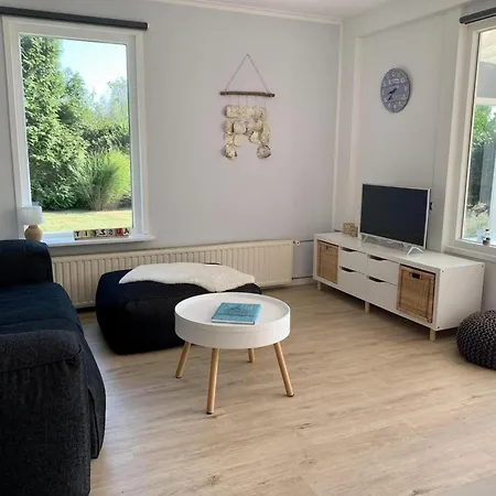 Coastal Hideaway With Garden * Sint Maartensvlotbrug